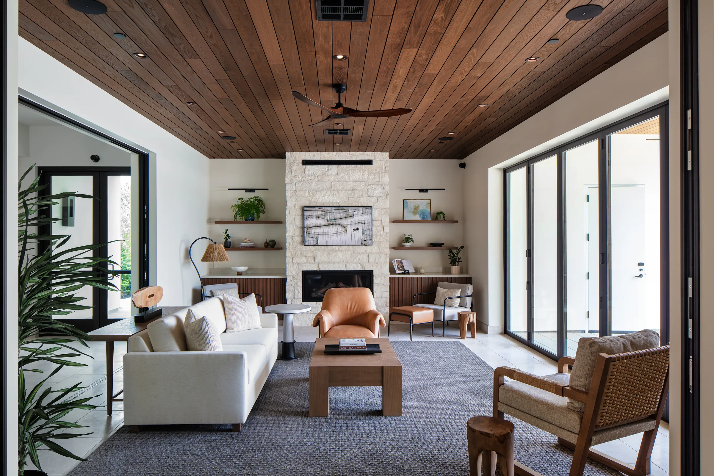 Lobby lounge