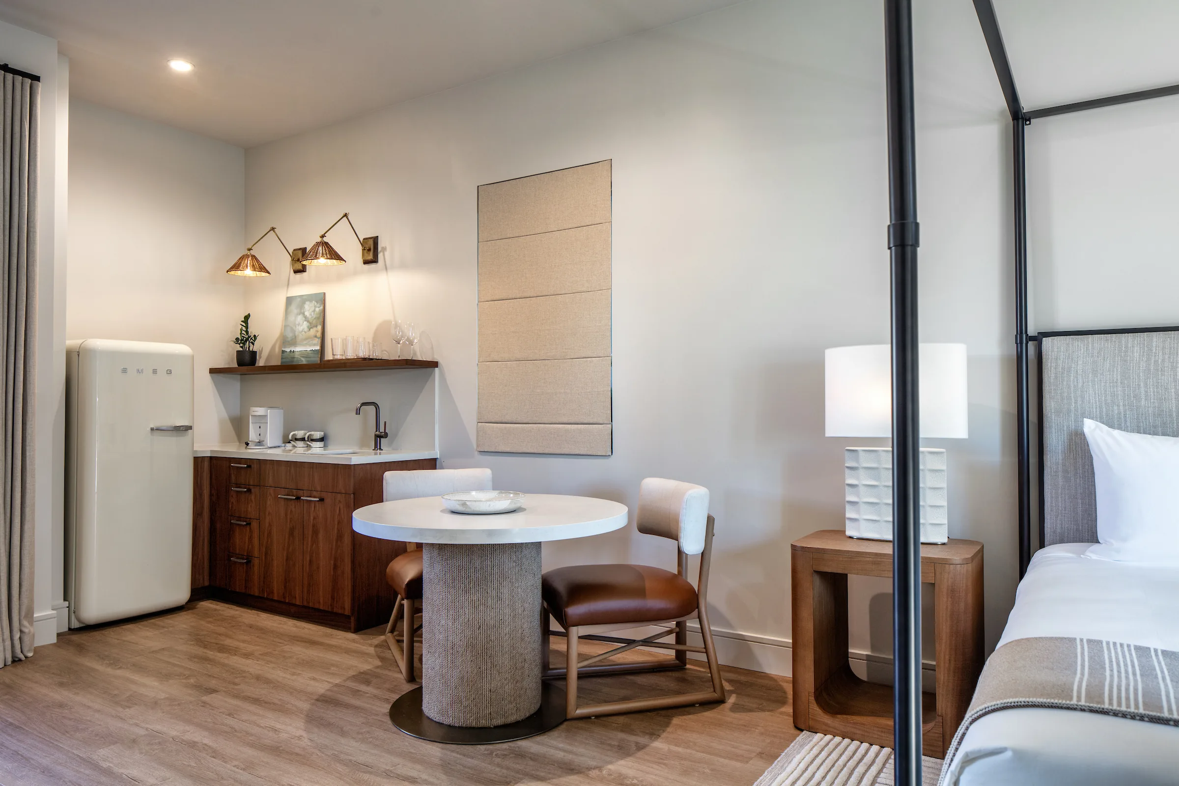 Suite 2 kitchenette